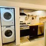 Private Chicago Garden Unit 1Br/1Ba