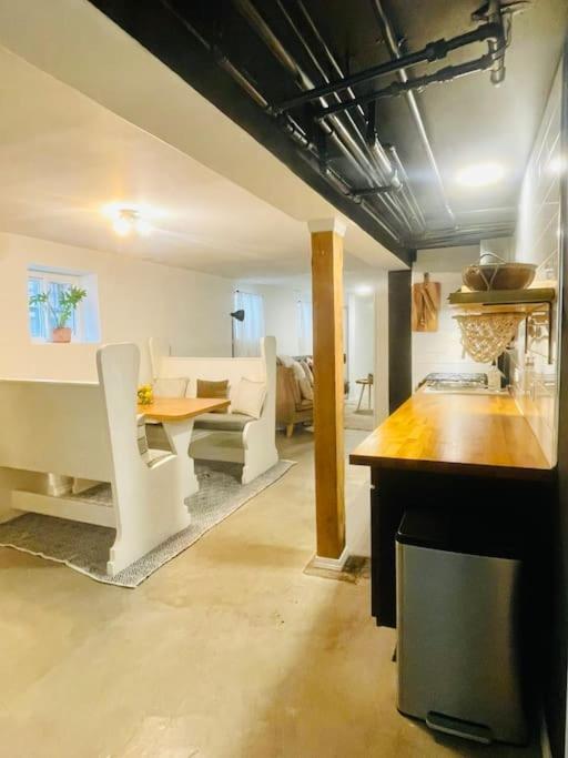 Private Garden Unit 1br/1ba Apartment