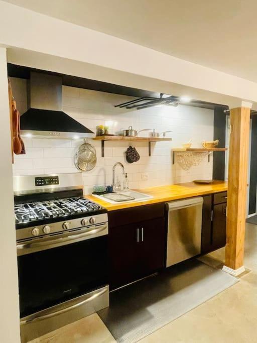 Private Garden Unit 1br/1ba Apartment